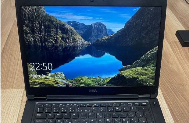 Elad Dell laptop i7, 8GB RAM, Windows 10