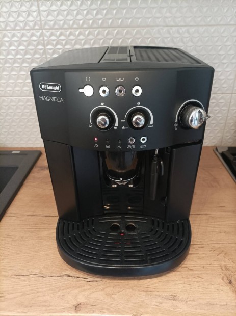 Eladó Delonghi kávéfőző kávégép