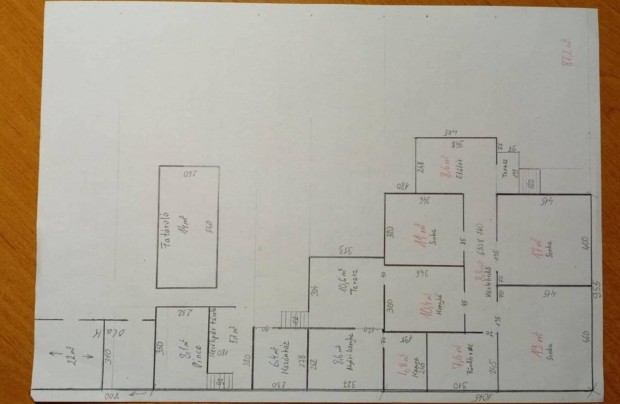 Elad� Deszki Csal�dih�z