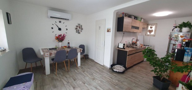 Elad� Devecser Csal�di H�z Veszpr�m Megye