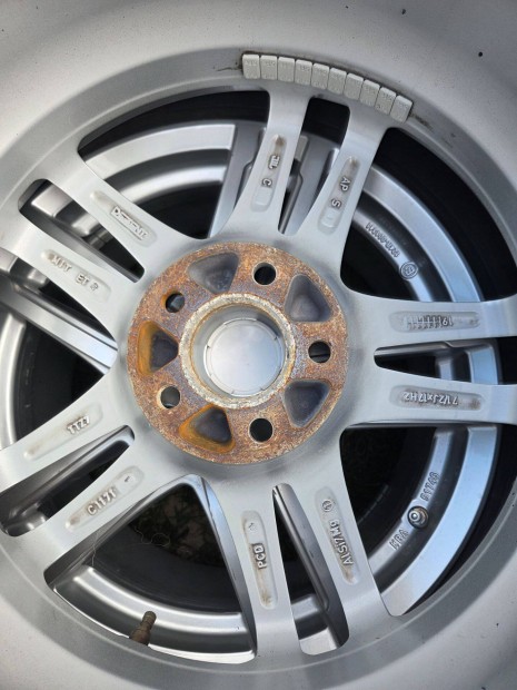 Elad� Dezent 17" alufelni garnit�ra Continental ny�ri gumikkal (5x108)