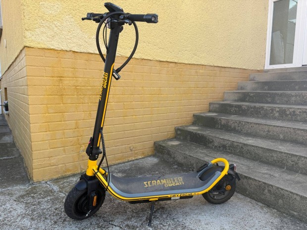 Elad Ducati Scramble elektromos roller