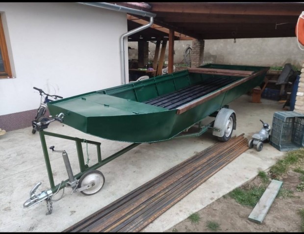 Elad� Dunai cs�nak 