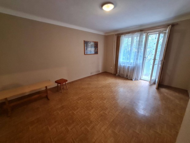 Elad Dunajvrosban egy 35nm-es, 1 szobs, 2. emeleti tgla laks