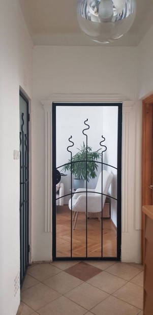 Elad� Duna�jv�rosi lak�s