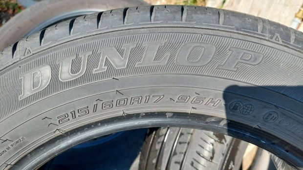 Elad� Dunlop 215/60 R17 enasave300+ gy�ri ny�ri gumi szett Toyota Co