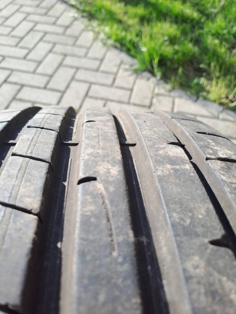 Eladó Dunlop Sport Maxx RT2 18/06 gumik 225/45ZR18