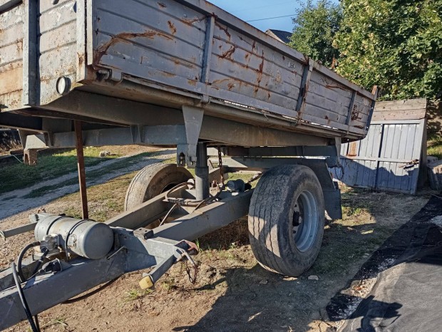 Eladó EB8 pótkocsi