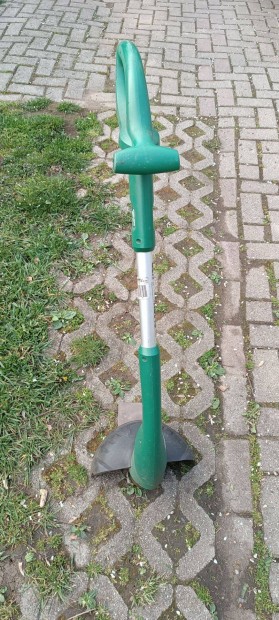 Elad� Egerben egy Blackendecker f�szeg�lyny�r�