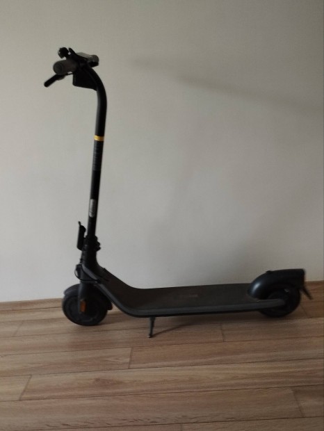 Elad Elektromos roller.
