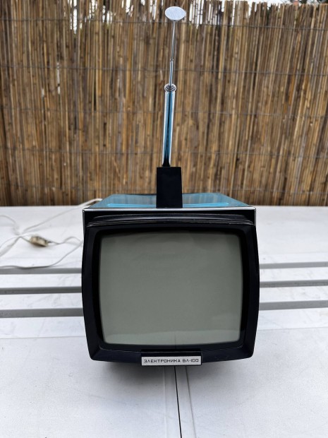 Elad Elektronika VL-100 kis tv