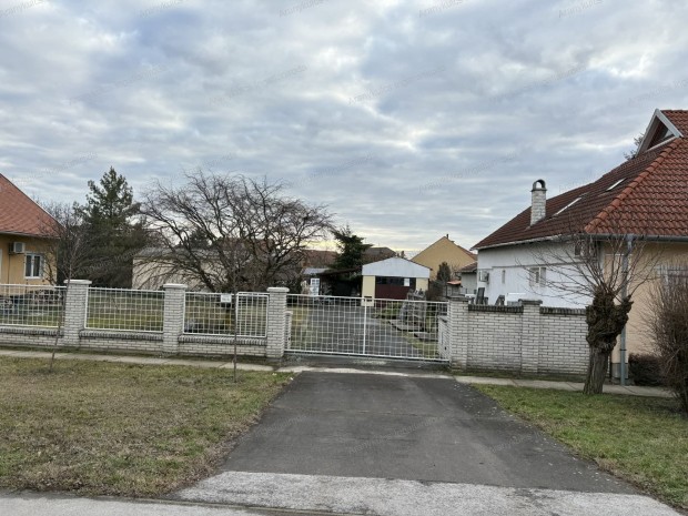 Elad� �p�t�si telek Gyul�n!