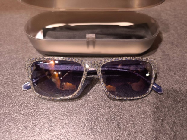 Elad� Eredeti Guess Napszem�veg Vadonat�j Kedvez� �ron