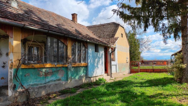 Elad� FEL�J�TAND� csal�di h�z - Marcali-Bize