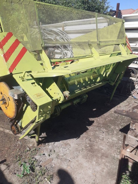 Eladó FKA 421 kukorica adapter E514, SZK kombájnra ferdefelhordóval
