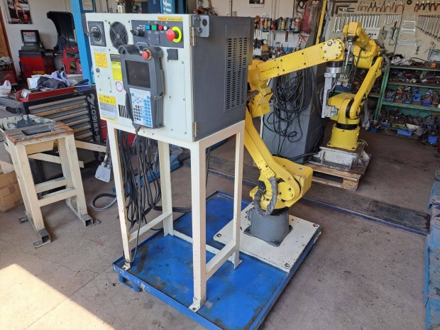 Elad Fanuc M-10iA robot kar R-30iB vezrl -vel ipari robot