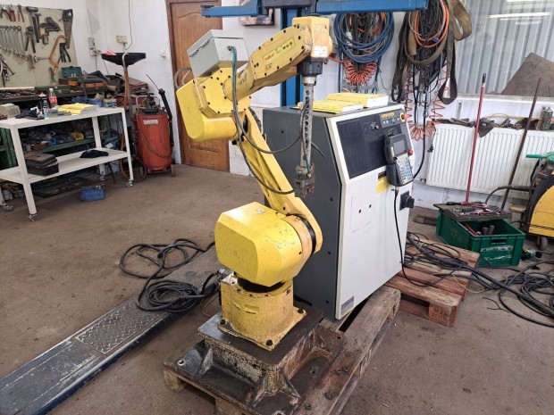 Elad Fanuc M-6iB robot kar R-J3iB vezrl -vel ipari robot