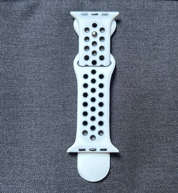 Eladó Fehér Apple Watch 42/44/45/49mm lyukacsos szíj!