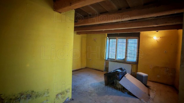 Elad� Fel�j�tand� csal�di h�z Kall�sdon.