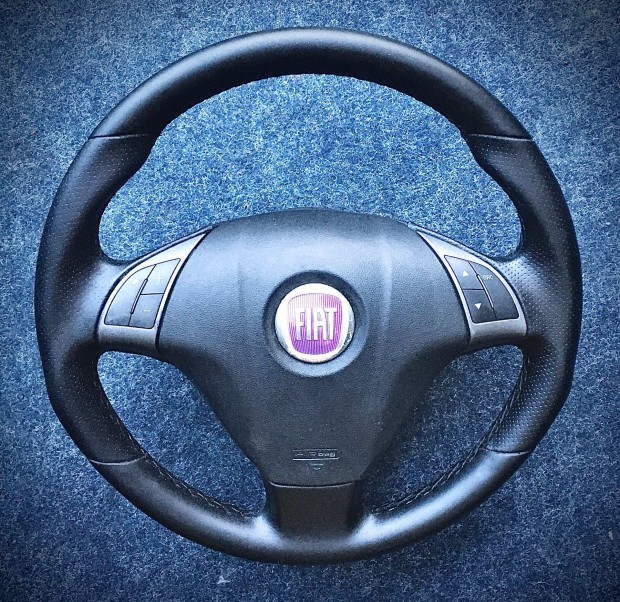 Eladó Fiat Grande Punto Bravo Brava hibátlan perforált bőr kormány