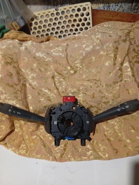 Elad Fiat Punto kormnyoszlop kapcsol Veszprmben