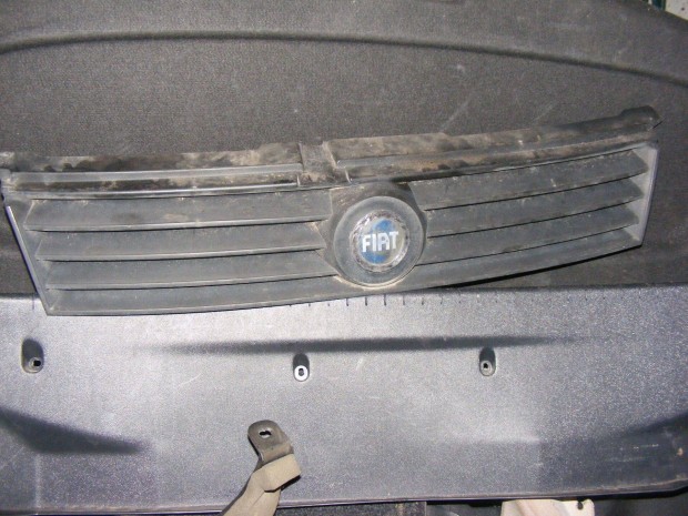 Eladó Fiat Stilo 1.6 16v Hűtőrács