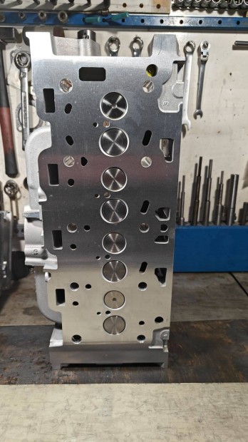 Elad� Ford 8v Fel�j�tott 8v Disel Hengerfej