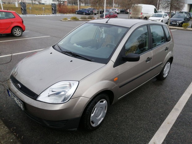 Elad Ford Fiesta benzines