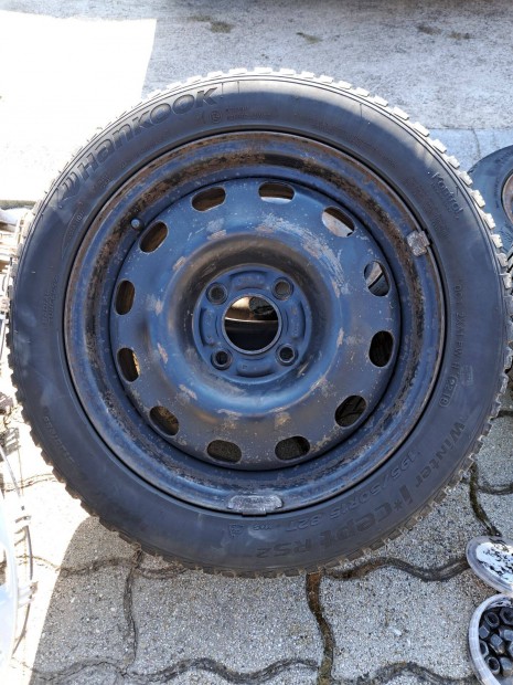 Elad� Ford Fiesta t�li gumi szett, felnivel,d�szt�rcs�val 195/50R15