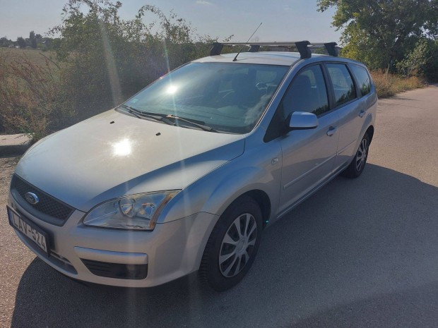 Elad Ford Focus Kombi 1,6 benzin