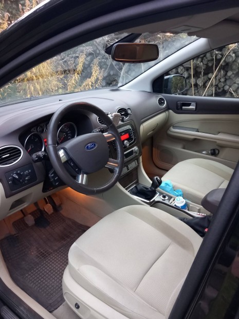 Elad Ford Focus Kombi 