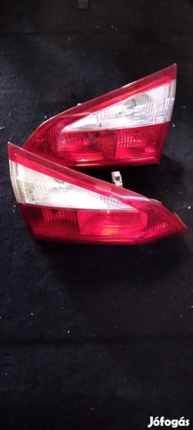 Eladó Ford Focus MK3 csomagtérajtóban lévő hátsó lámpa
