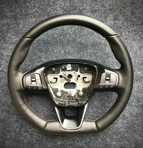 Elad Ford Focus MK4 ST-Line hibtlan sport kormny. Bp/posta