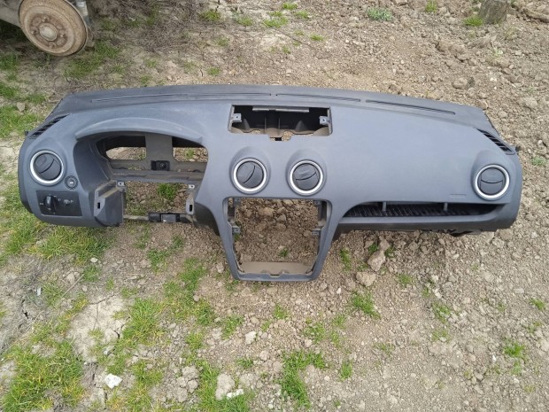 Elad� Ford Fusion m�szerfal.