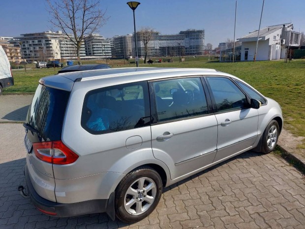 Elad� Ford Galaxy (Facelift) 2.0 16V Benzin - Megb�zhat� Csal�di Egyte