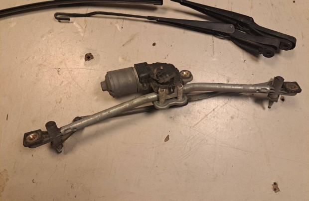 Elad Ford Mondeo ablaktrl motor s szerkezet Bosch 1S71 17508 AA