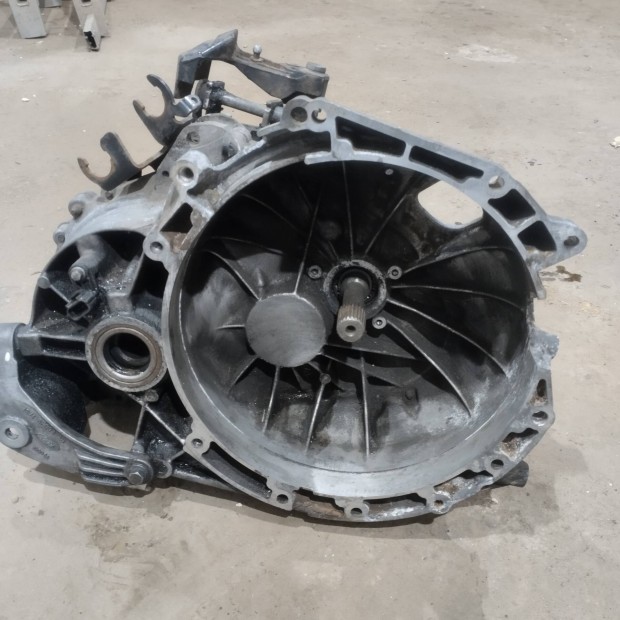 Elad� Ford Mondeo sebess�gv�lt� 