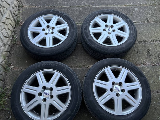Elado Ford / Volvo Alufelni nyári gumival 205/55 R16