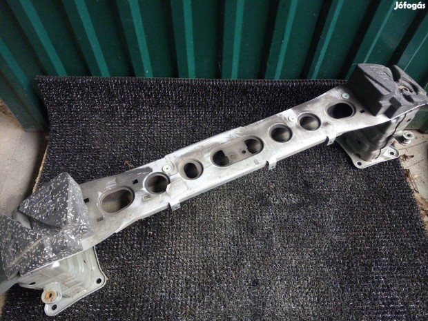 Eladó Ford focus MK3 lökhárító merevítő vas kereszttartó