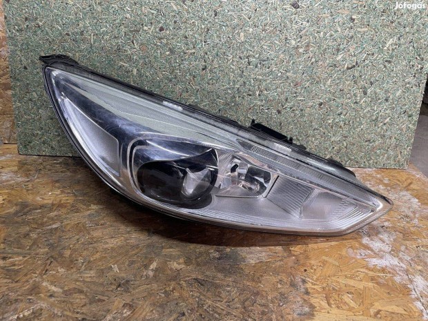 Eladó Ford focus mk3,5 jobb első xenon lámpa