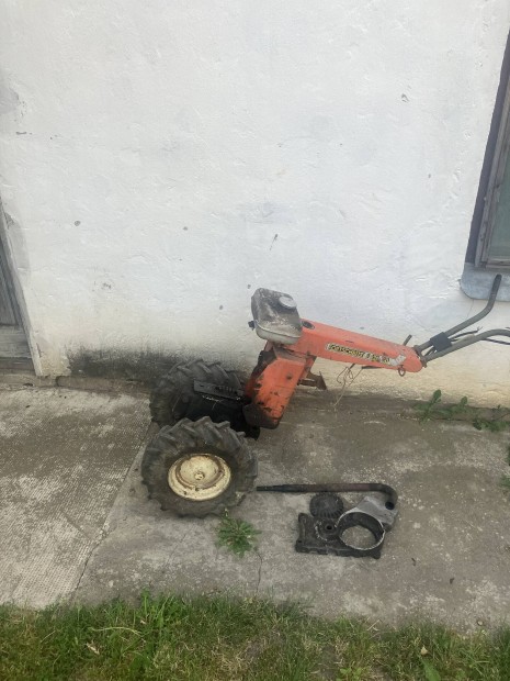 Eladó Forschitt kis traktor alkatrész