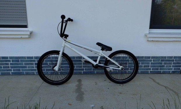 Elad Freestyle Bmx