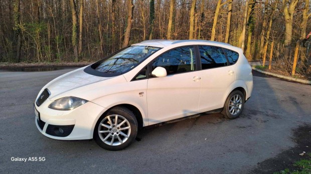 Eladó Friss Nagyszervizelt SEAT Altea XL 1.4 Tsi szeretett "kisautónk"
