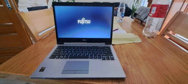 Elad Fujitsu Lifebook 745 Bundle Laptop