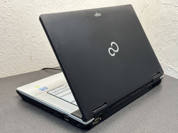 Elad Fujitsu Lifebook E751