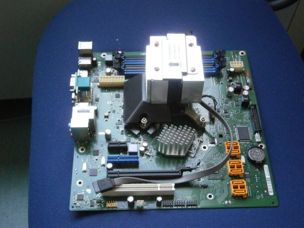 Eladó Fujitsu Siemens alaplap w26361-w1812-x-02 alaplap processzorral