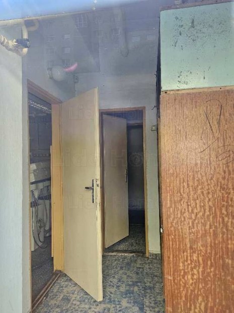 Eladó GYŐRI Üzlethelyiség örökös bérleti jog eladó!