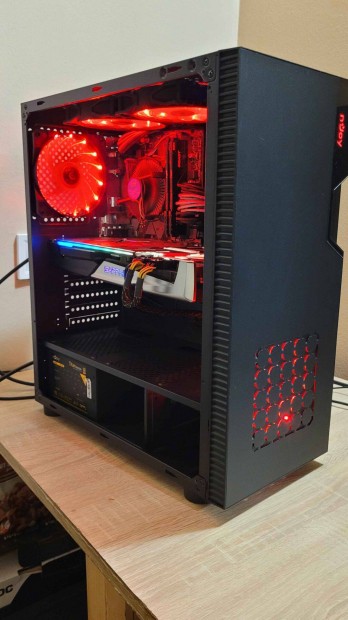 Elad Gaming PC, RX5700XT (Rtx 3060), i5 8th gen, 16gb ram