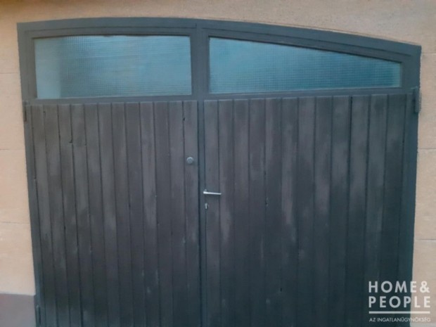 Elad� Gar�zs M�rav�roson - Szeged