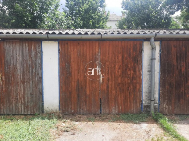 Elad� Gar�zs, Szeged 10.900.000 Ft